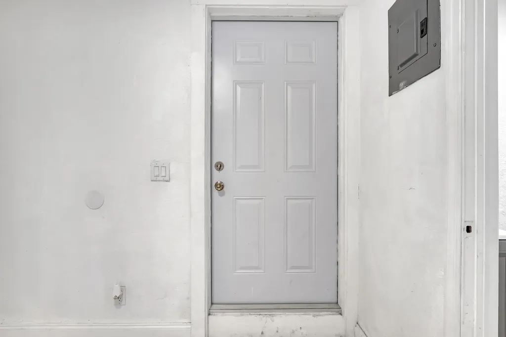 180 W 15th Street Riviera Beach FL 33404