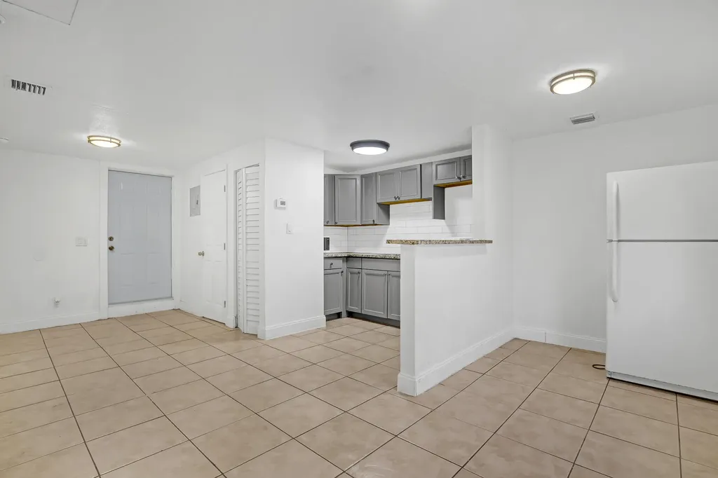 180 W 15th Street Riviera Beach FL 33404
