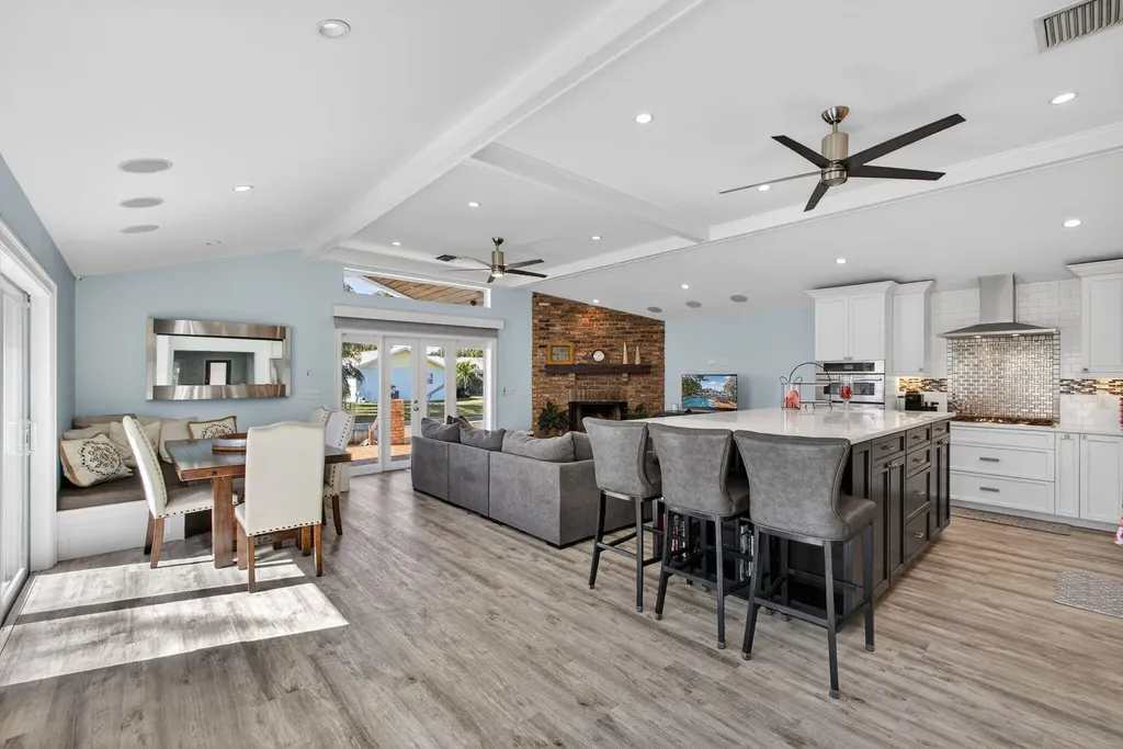 908 Penn Trail Jupiter FL 33458
