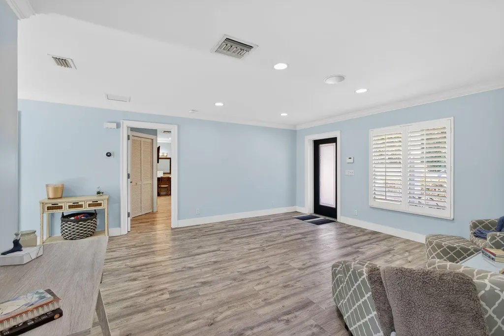 908 Penn Trail Jupiter FL 33458