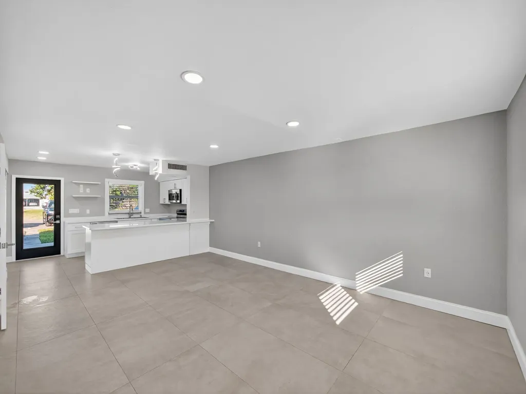 1002 Shorewinds Drive Hutchinson Island FL 34949