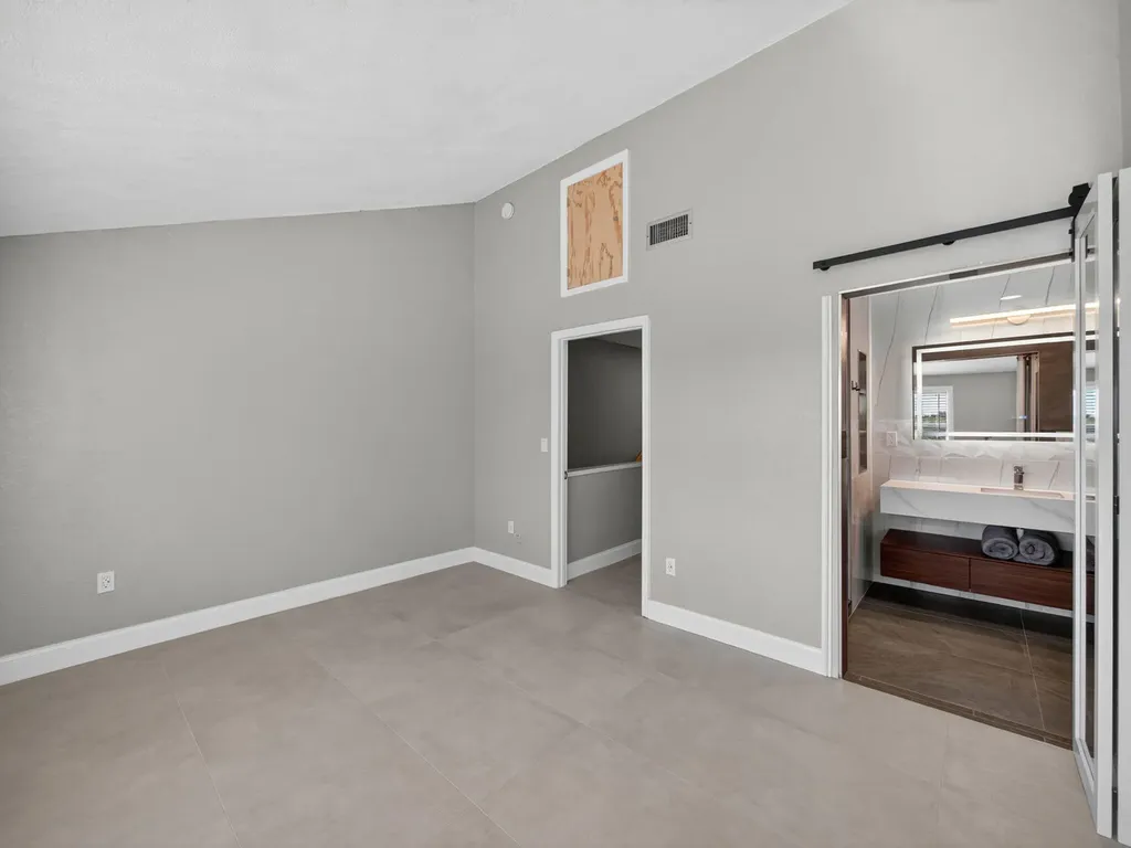 1002 Shorewinds Drive Hutchinson Island FL 34949