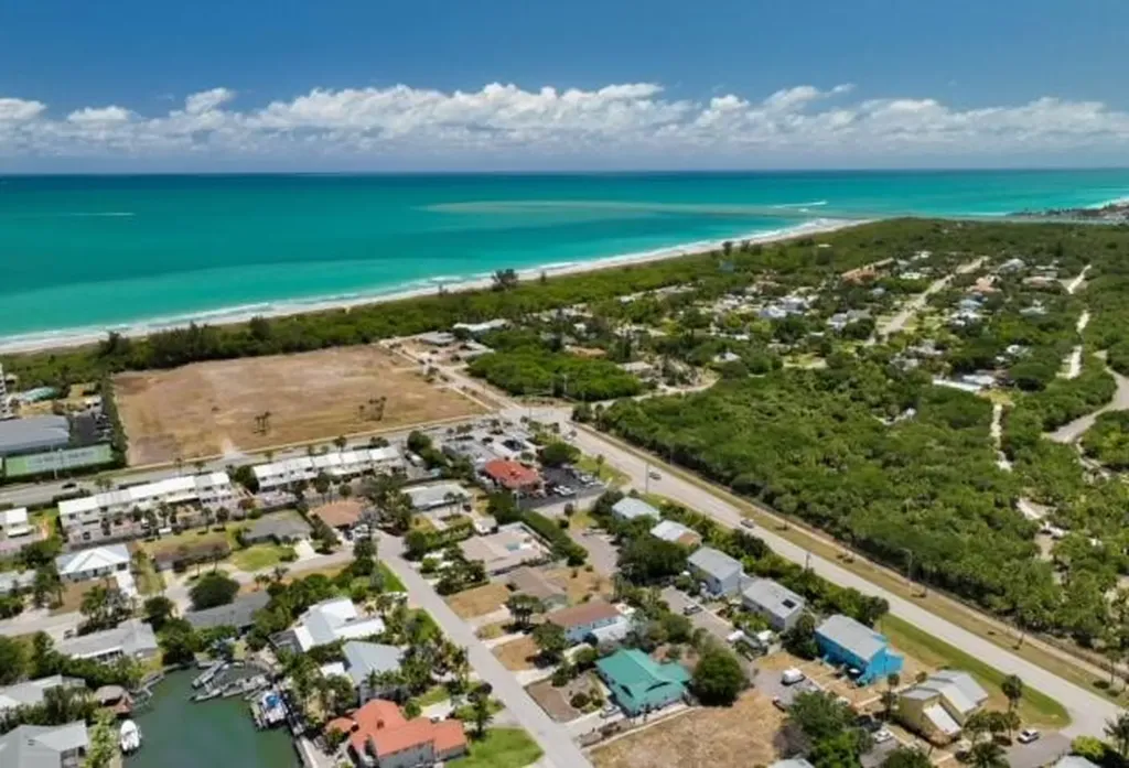 1002 Shorewinds Drive Hutchinson Island FL 34949