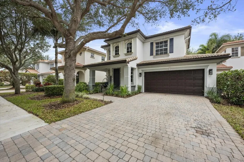 627 Castle Drive Palm Beach Gardens FL 33410