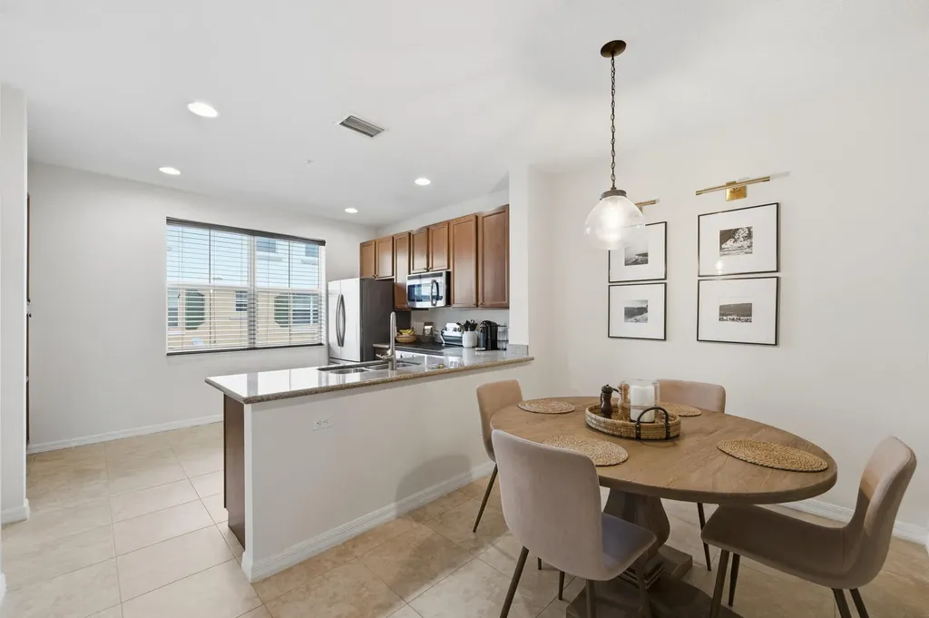 1923 Via Granada Boynton Beach FL 33426