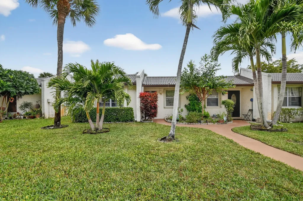 113 Lake Olive Drive West Palm Beach FL 33411