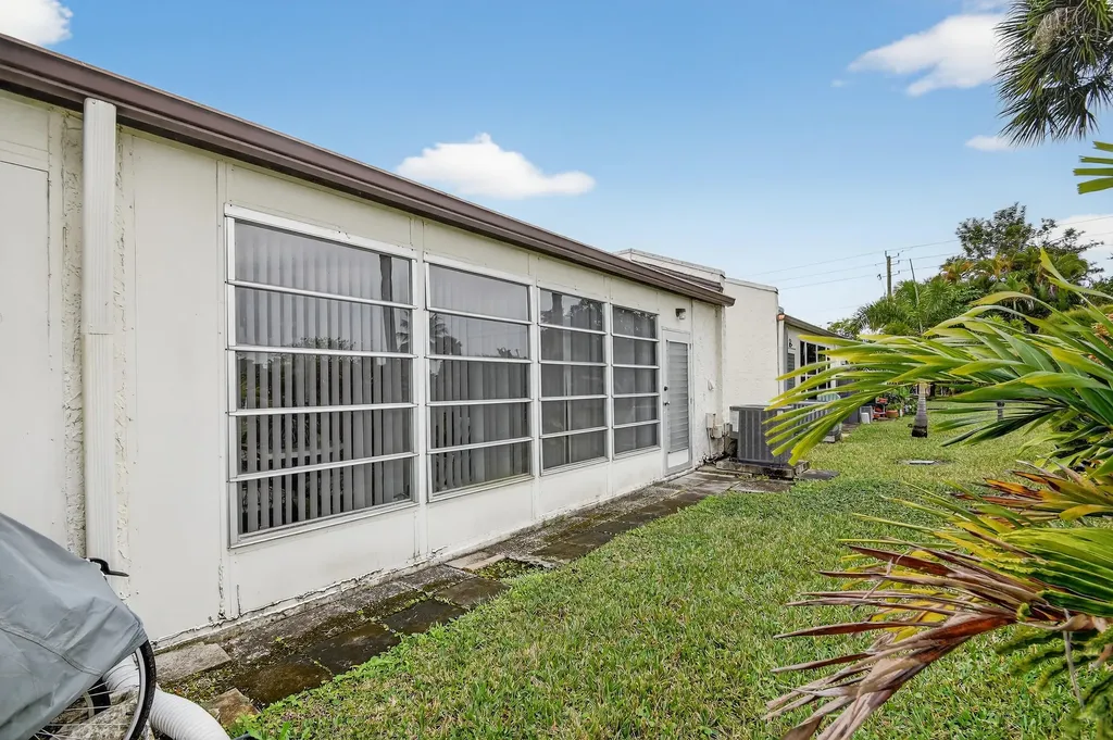 113 Lake Olive Drive West Palm Beach FL 33411