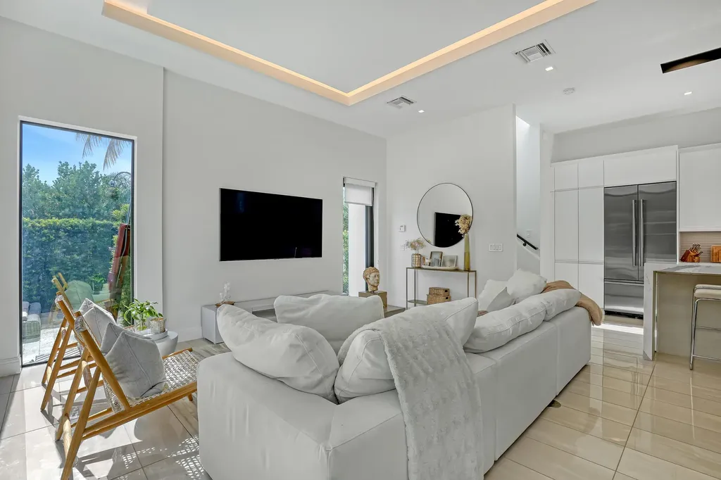 703 NE 5th Street Delray Beach FL 33483