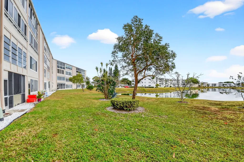168 Wellington J West Palm Beach FL 33417