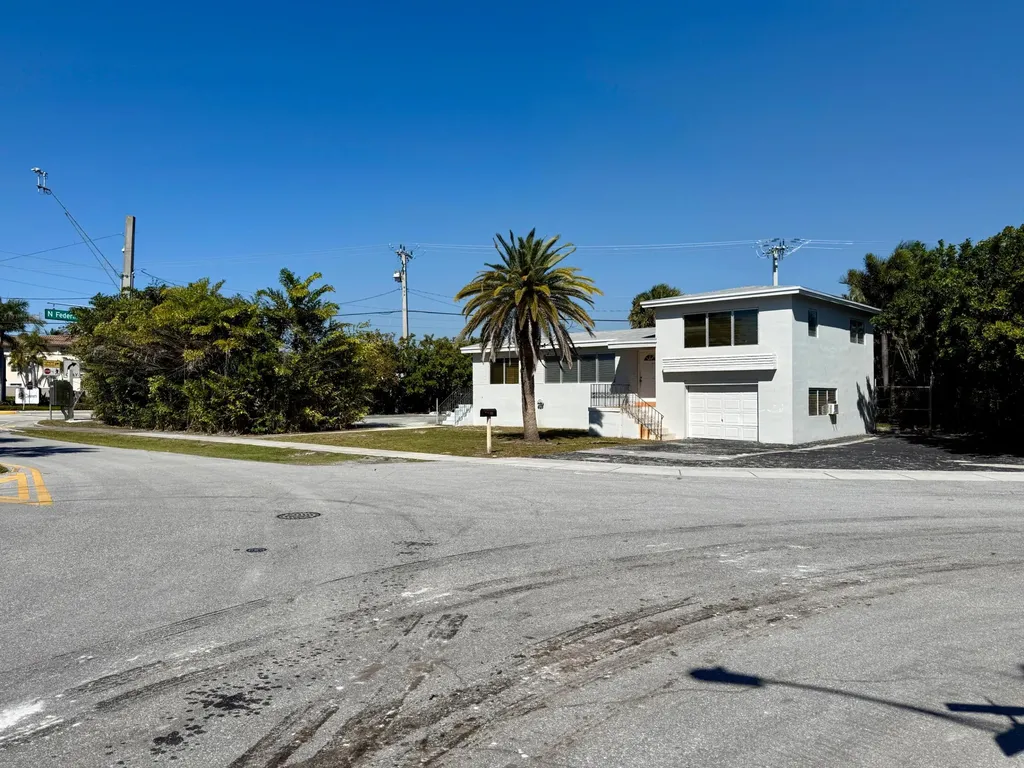 401 NE 15th Terrace Boca Raton FL 33432