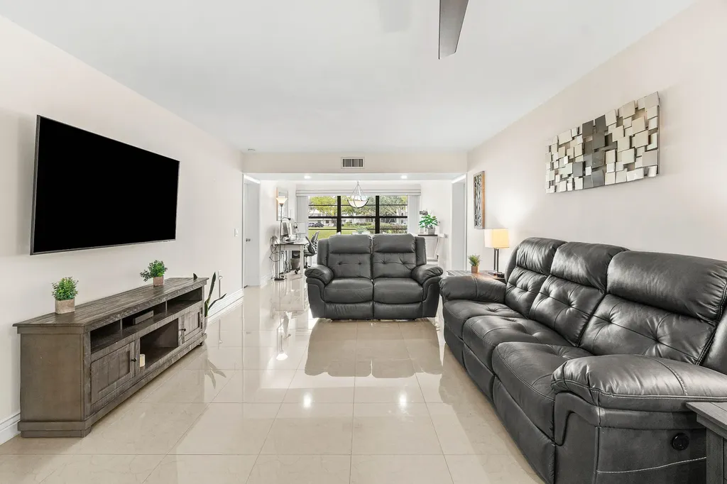 6049 Balboa Circle Boca Raton FL 33433