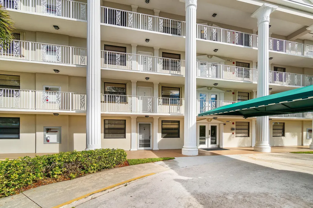6049 Balboa Circle Boca Raton FL 33433