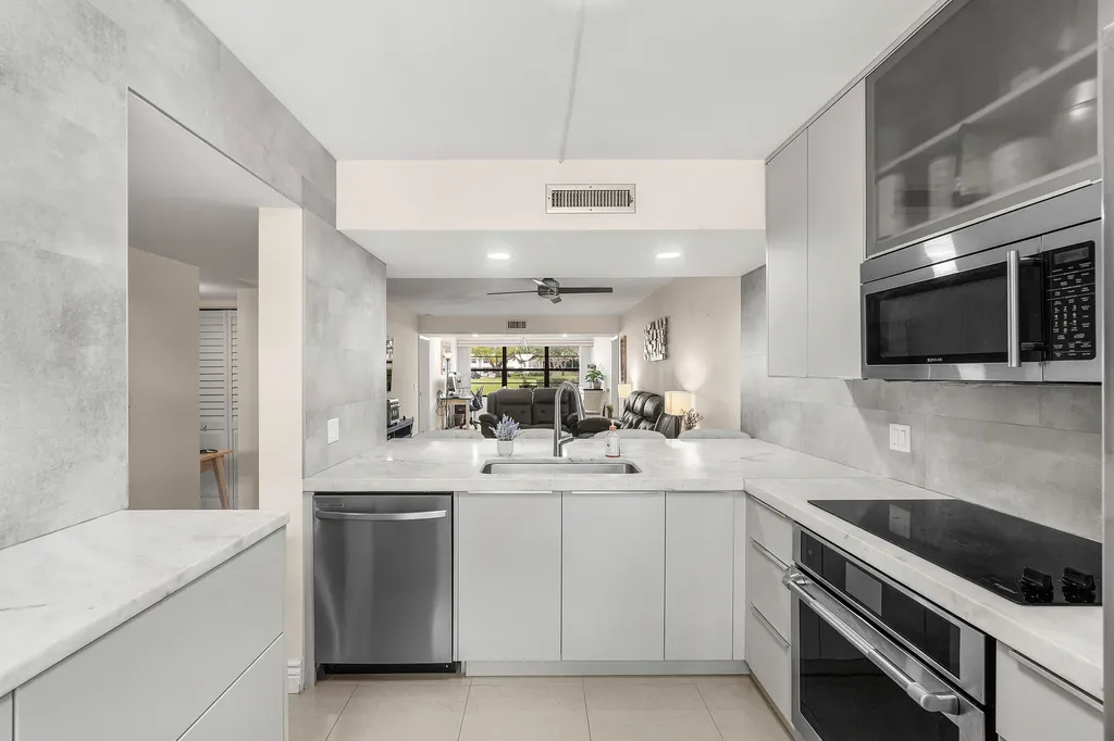 6049 Balboa Circle Boca Raton FL 33433