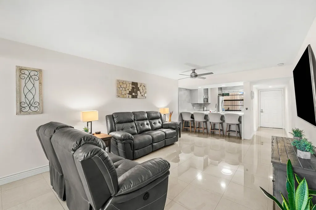 6049 Balboa Circle Boca Raton FL 33433