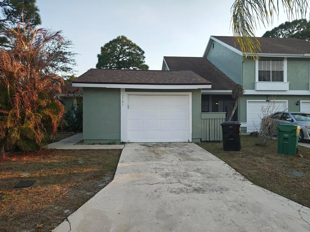 1781 SE Balmoral Court Port St Lucie FL 34952