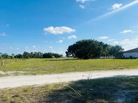 7621 17th Place Labelle FL 33935
