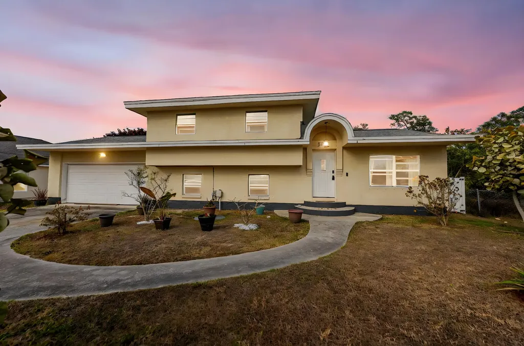 517 NW Floresta Drive Port St Lucie FL 34983
