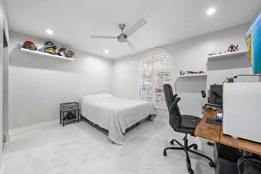 1077 Siena Oaks Circle E Palm Beach Gardens FL 33410