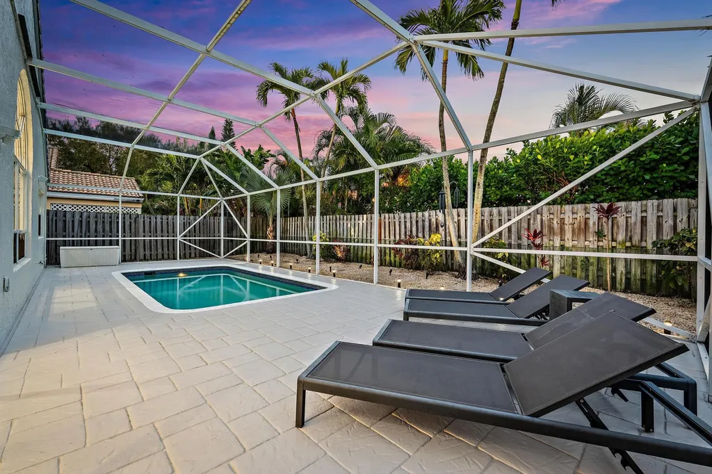 1077 Siena Oaks Circle E Palm Beach Gardens FL 33410
