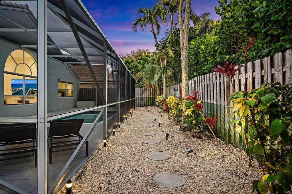 1077 Siena Oaks Circle E Palm Beach Gardens FL 33410