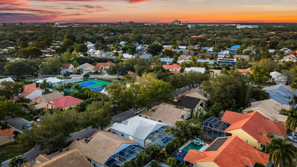 1077 Siena Oaks Circle E Palm Beach Gardens FL 33410