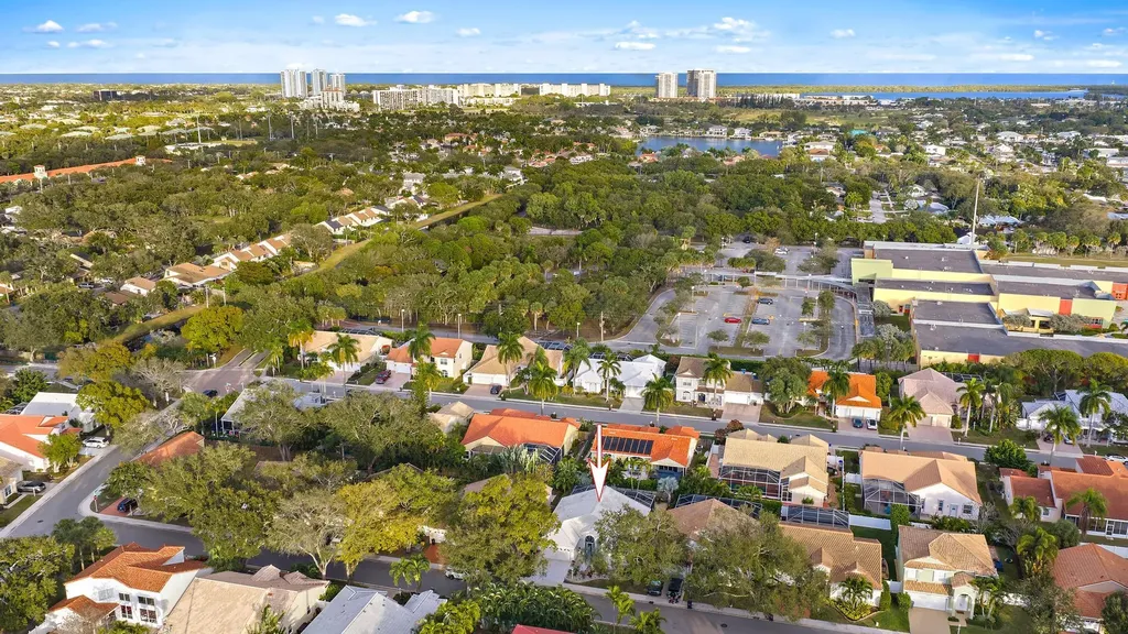 1077 Siena Oaks Circle E Palm Beach Gardens FL 33410
