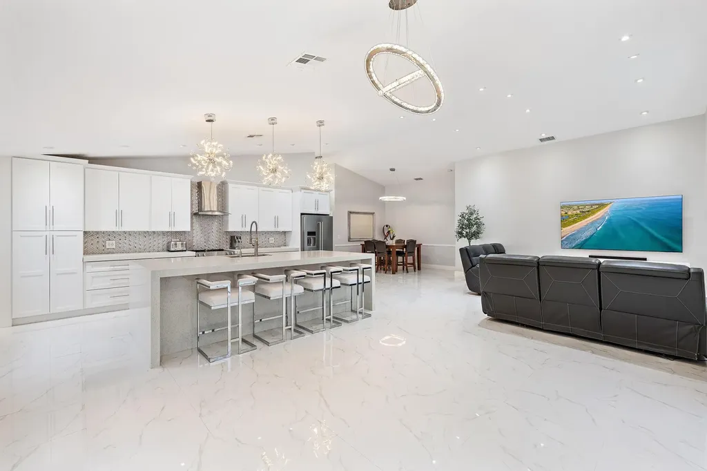1077 Siena Oaks Circle E Palm Beach Gardens FL 33410