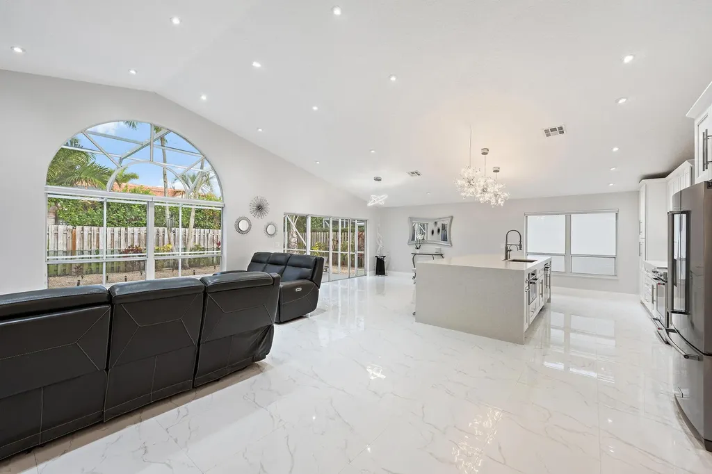 1077 Siena Oaks Circle E Palm Beach Gardens FL 33410