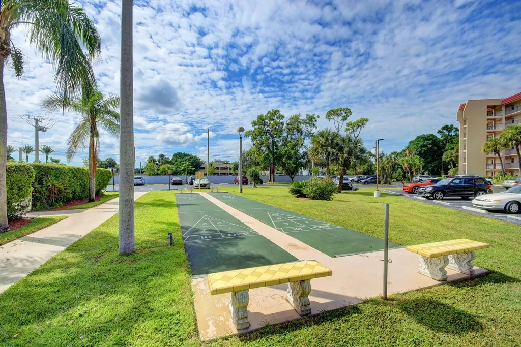 3661 Via Poinciana Lake Worth FL 33467