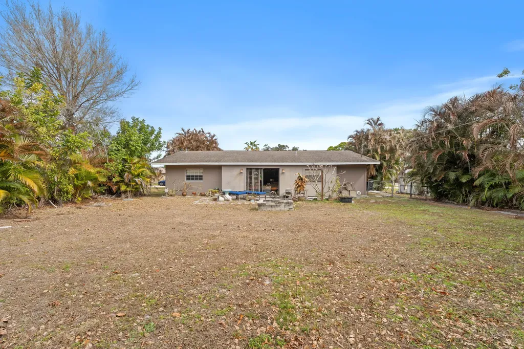 464 SE Asbury Lane Port St Lucie FL 34983