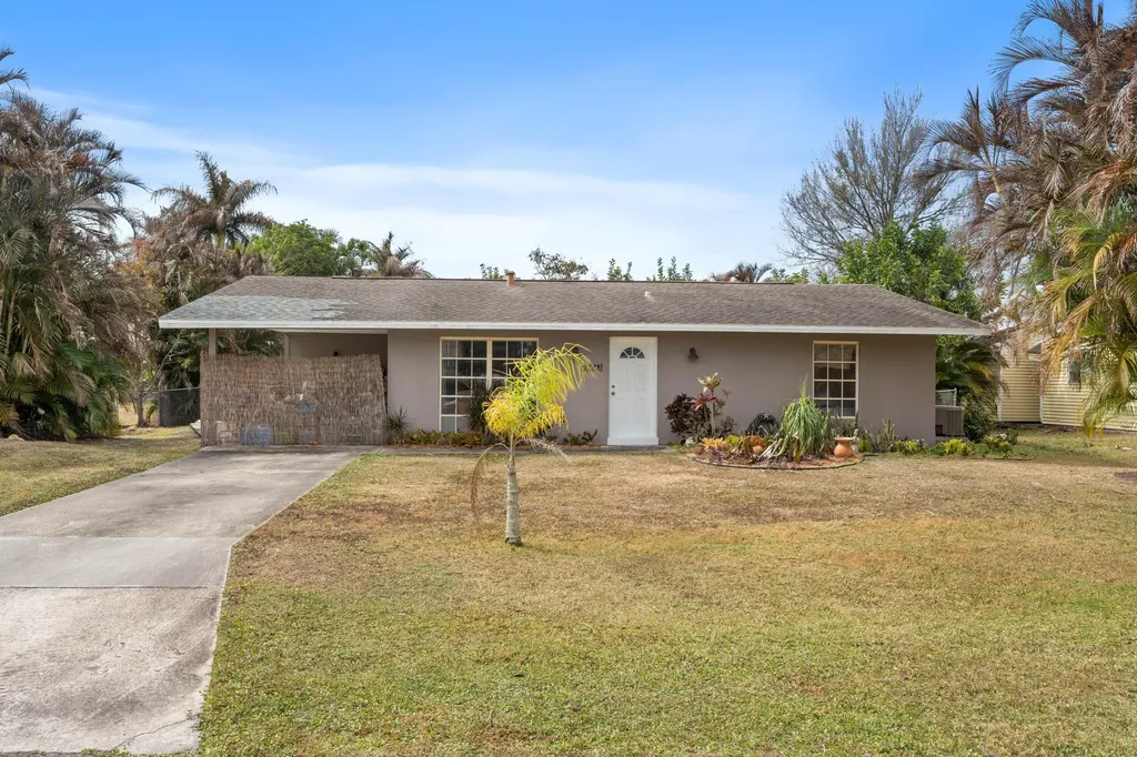 464 SE Asbury Lane Port St Lucie FL 34983