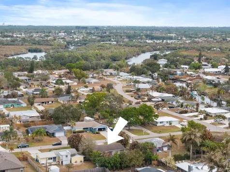 464 SE Asbury Lane Port St Lucie FL 34983