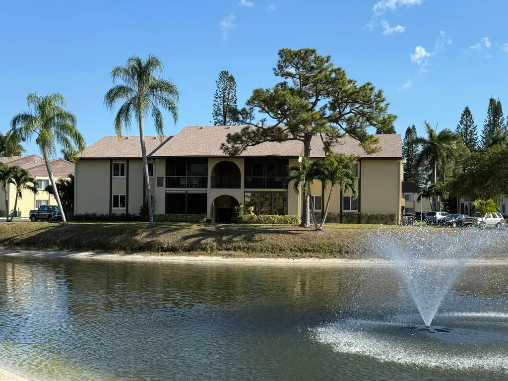 338 Pine Ridge Circle Greenacres FL 33463