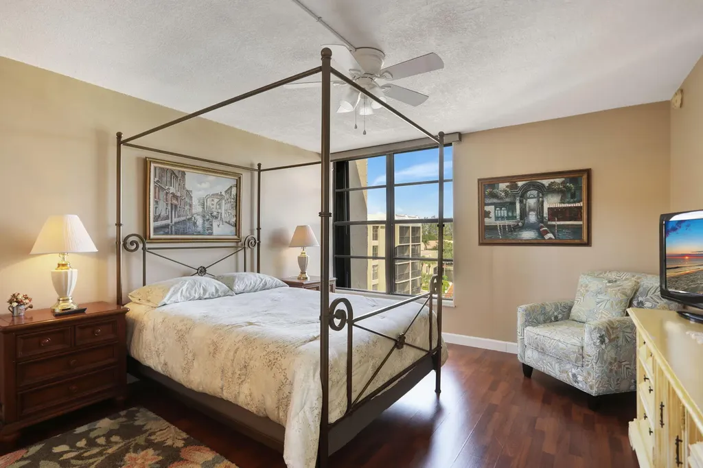4 Royal Palm Way Boca Raton FL 33432