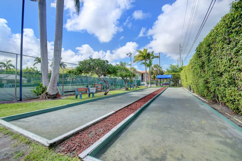 4 Royal Palm Way Boca Raton FL 33432