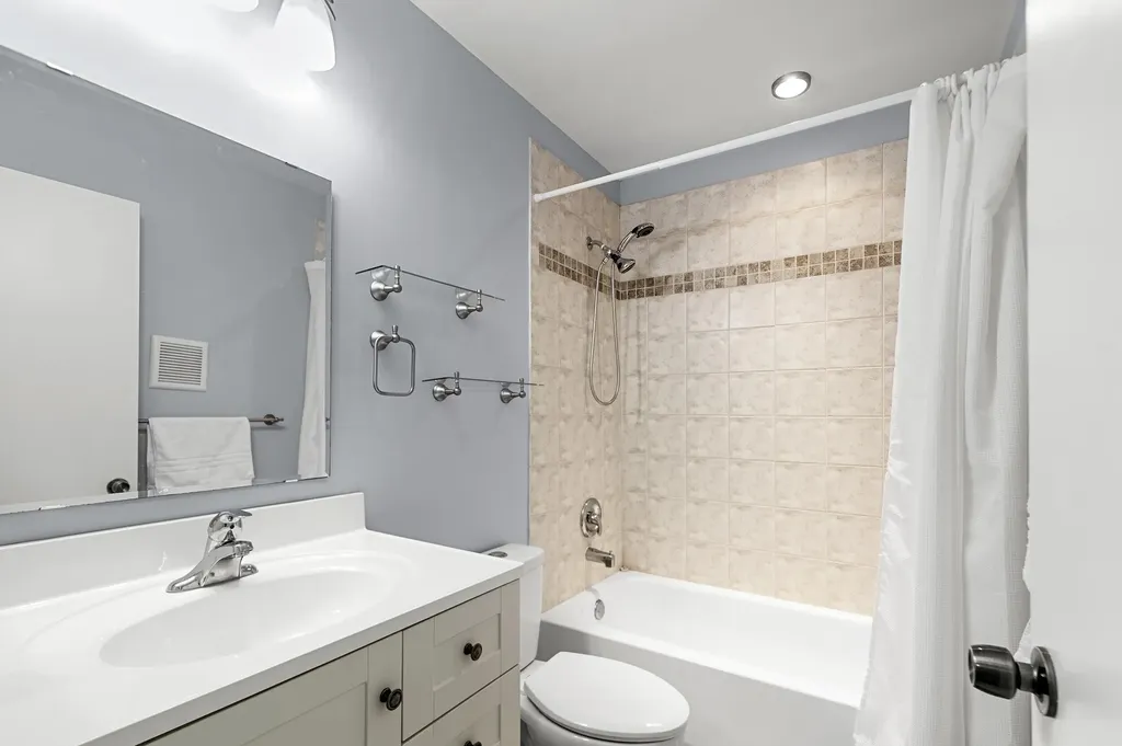 605 Flanders M Delray Beach FL 33484