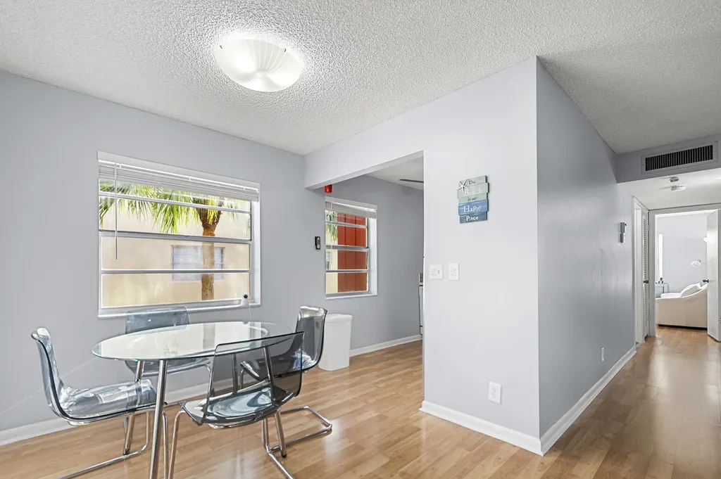 605 Flanders M Delray Beach FL 33484