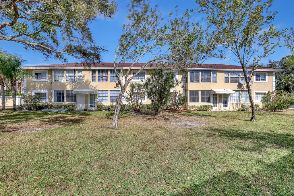 204 Palm Beach Trace Drive Royal Palm Beach FL 33411