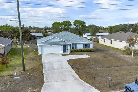 742 NW Bayshore Boulevard Port St Lucie FL 34983
