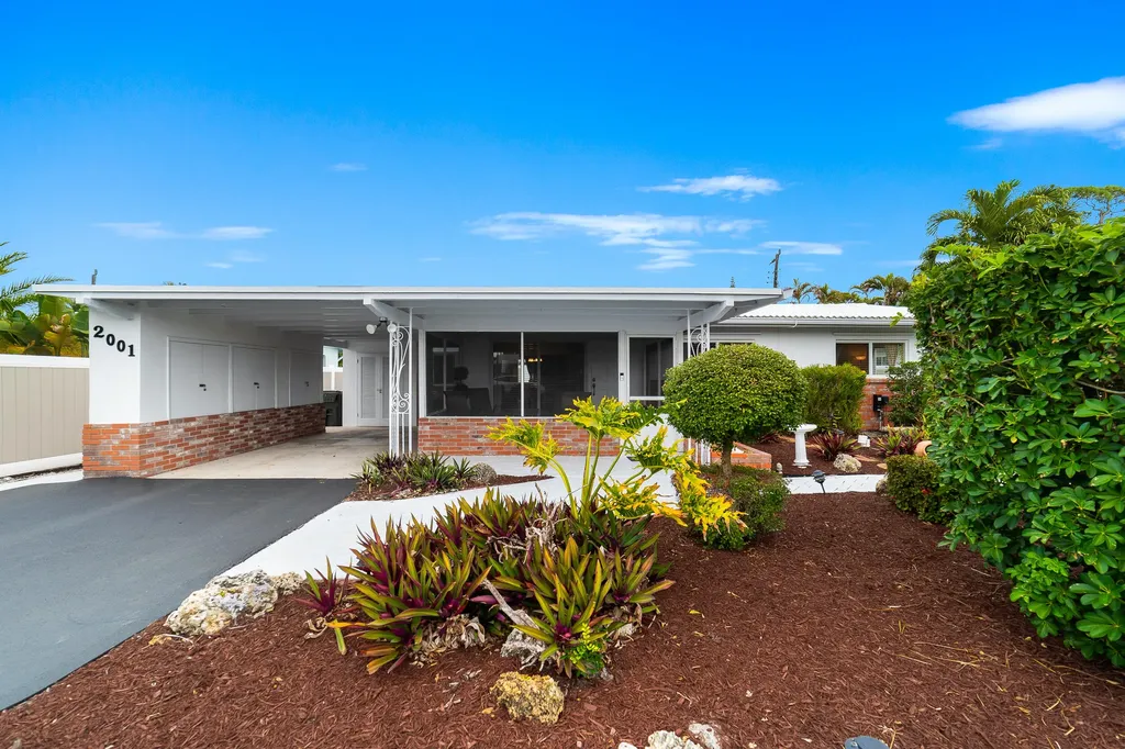 2001 NE 30th Street Fort Lauderdale FL 33306
