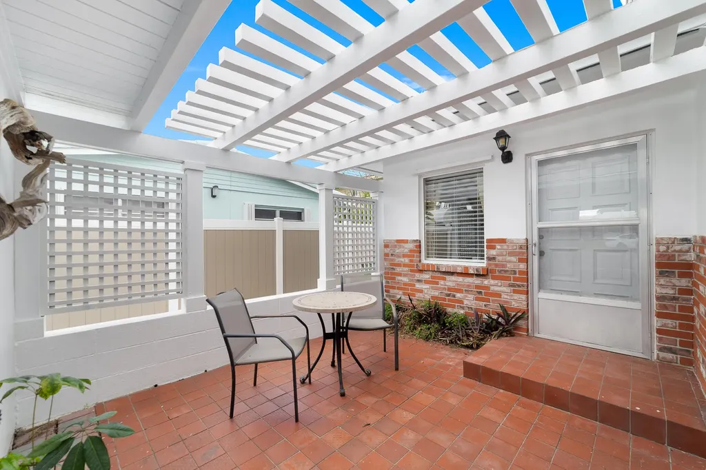 2001 NE 30th Street Fort Lauderdale FL 33306