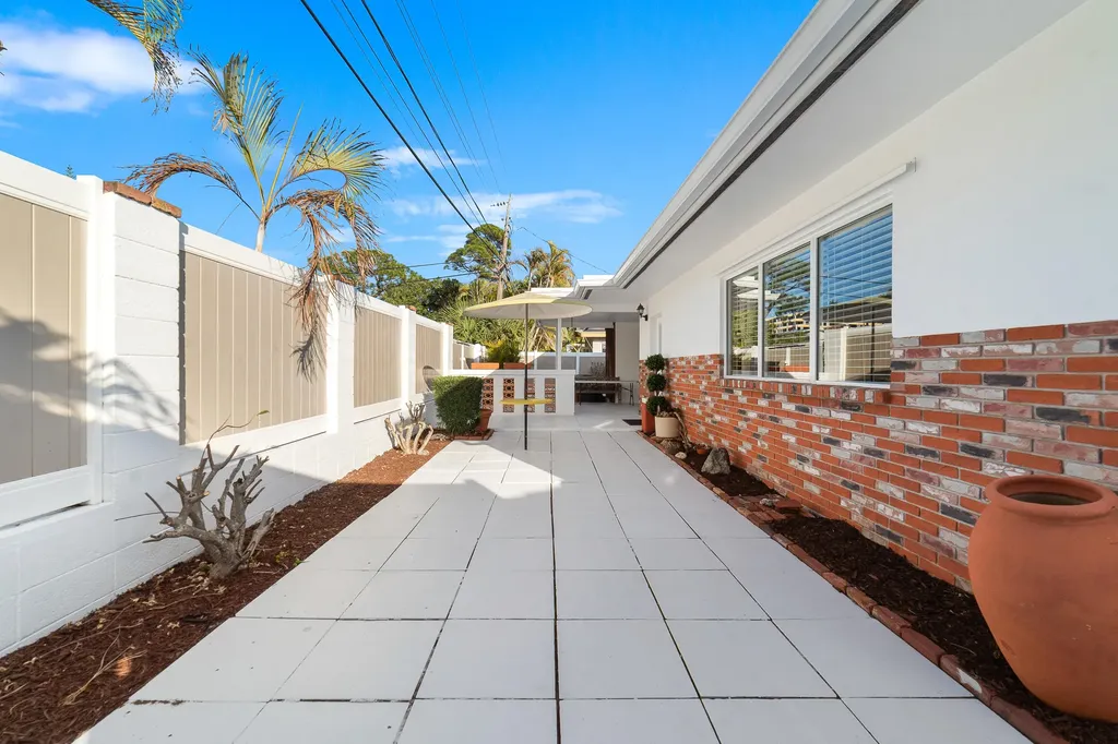2001 NE 30th Street Fort Lauderdale FL 33306