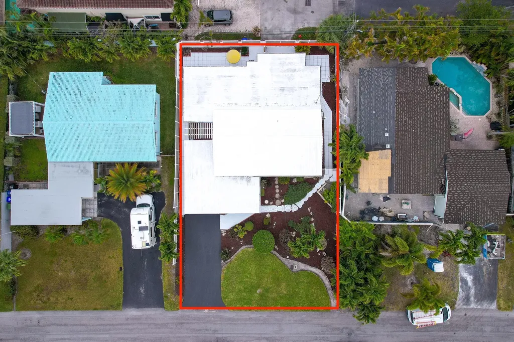 2001 NE 30th Street Fort Lauderdale FL 33306
