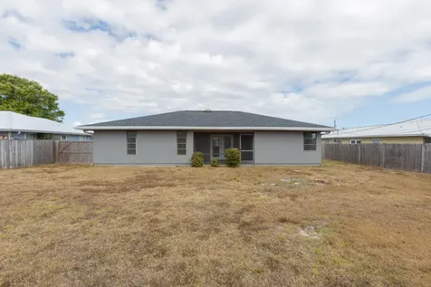 382 NE Genesee Avenue Port St Lucie FL 34983