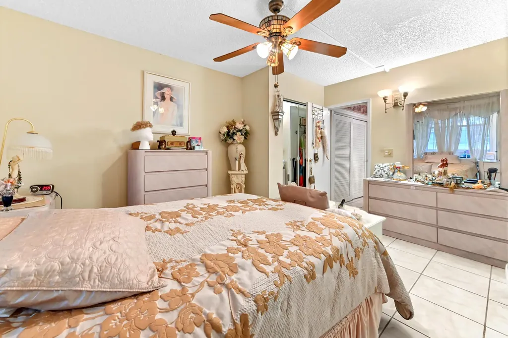 6 Abbey Lane Delray Beach FL 33446