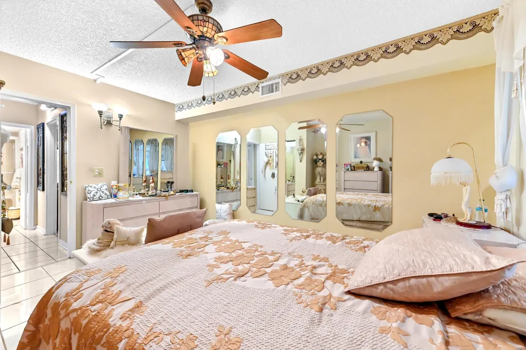 6 Abbey Lane Delray Beach FL 33446