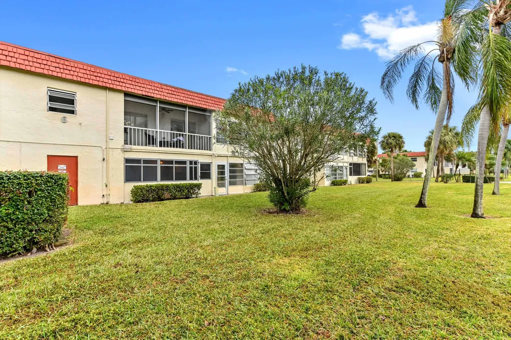 6 Abbey Lane Delray Beach FL 33446