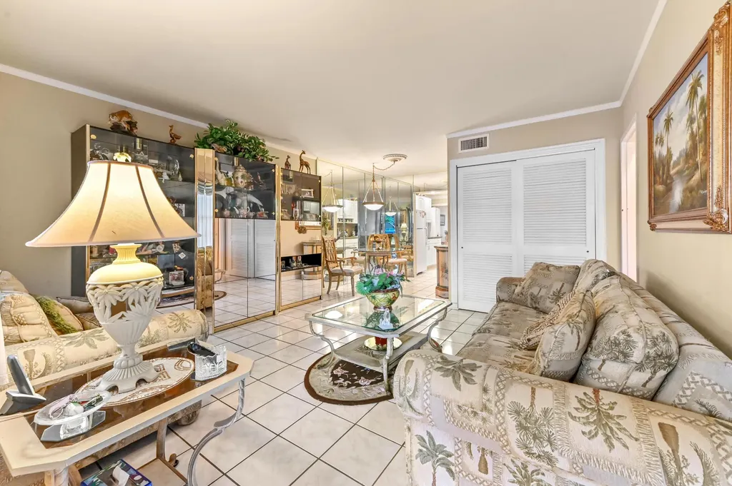 6 Abbey Lane Delray Beach FL 33446