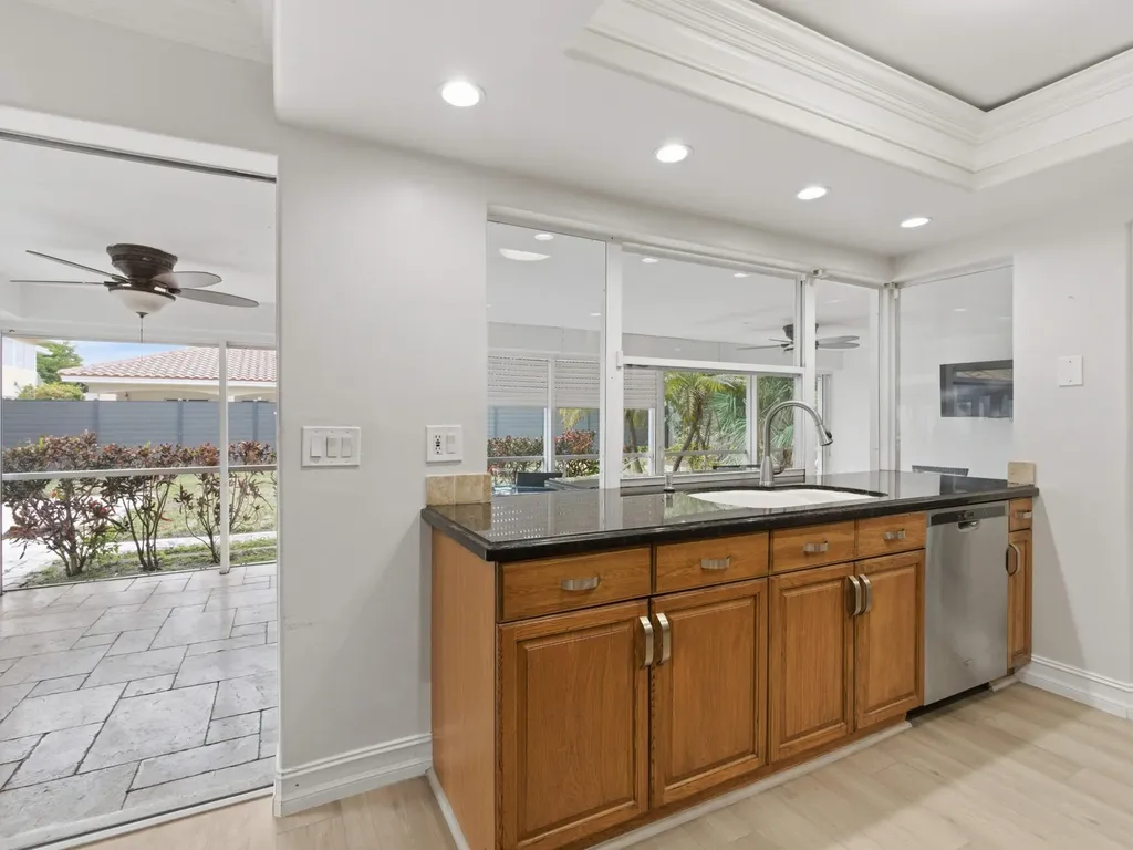 1921 NE 28th Court Lighthouse Point FL 33064