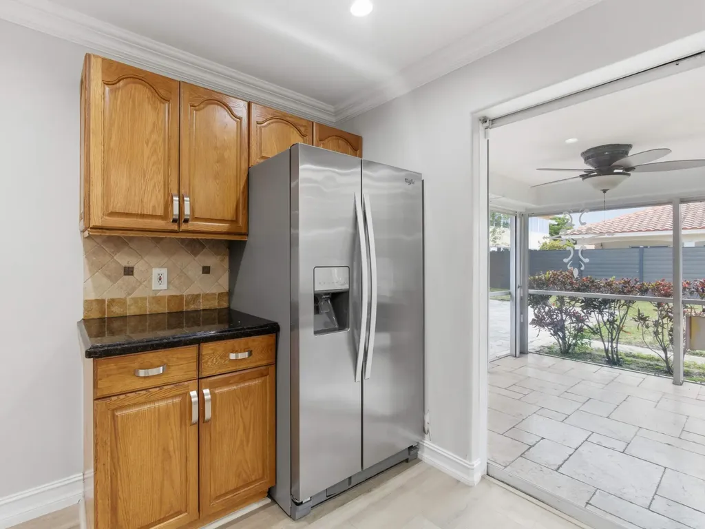 1921 NE 28th Court Lighthouse Point FL 33064